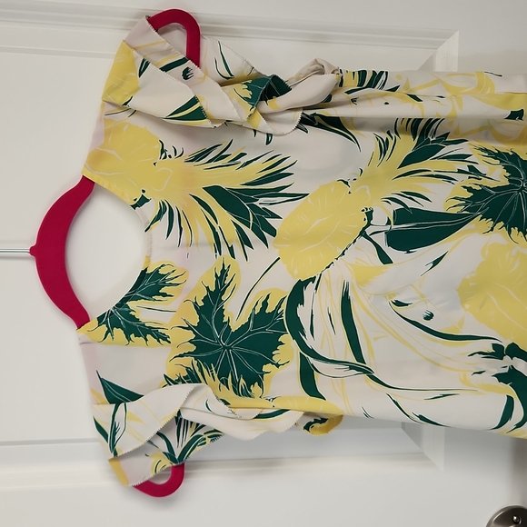 Aritzia Sunday Best short sleeve floral shirt - Picture 3 of 7